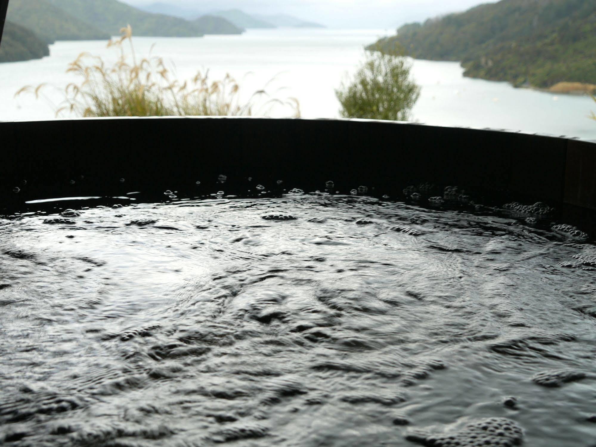 Okiwa Bay Lodge Picton Εξωτερικό φωτογραφία